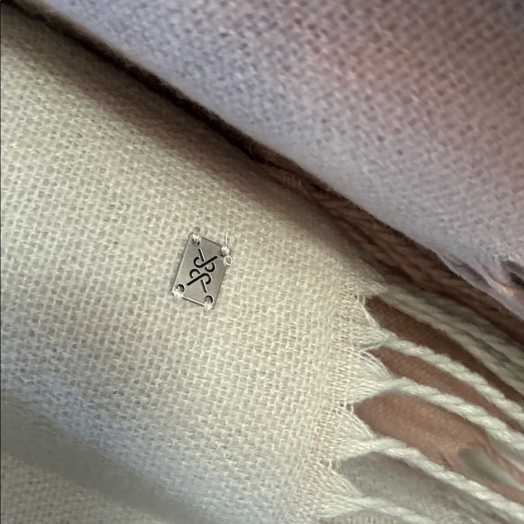 Soia & Kyo Pink And Cream Shawl Nwt Fringed Hem — image 5 of 8